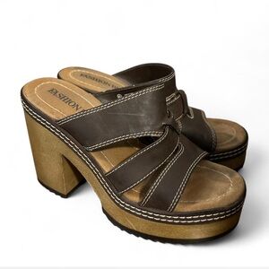 Vintage Fashion Bug Chocolate Brown Platform Sandals 6.5